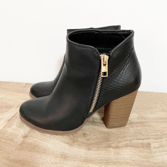 Call It Spring Black Vegan Faux Leather Block Heel Snake Embossing Zip Boots 6 - Picture 3 of 12